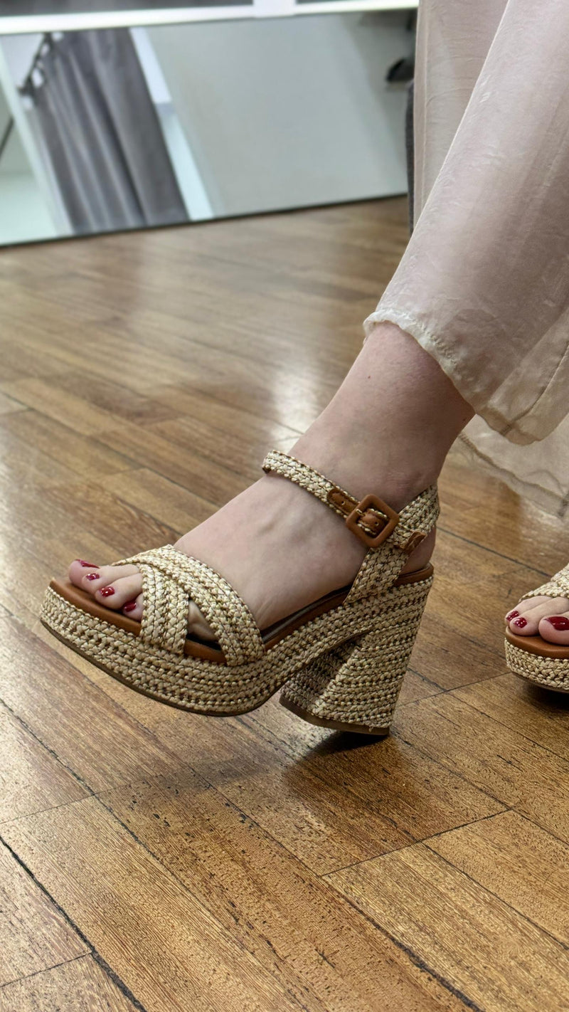 YARA- Sandalias de yute con camel