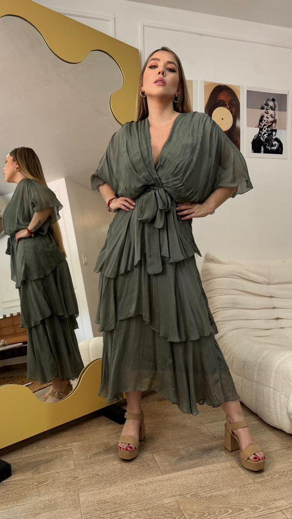 Vestidos largos con flecos y corte en V