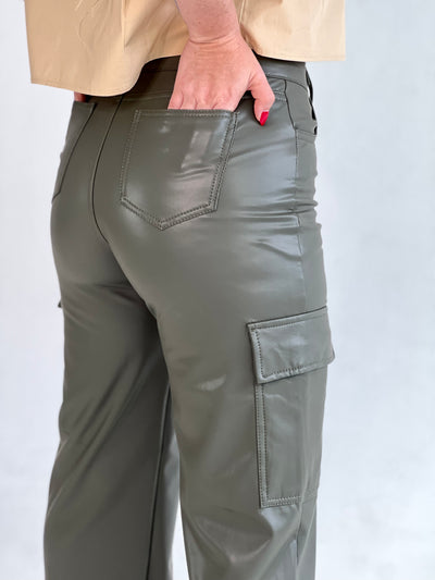 Pantalones de cuerina cargo verde militar VENTI6