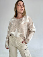 Sweater Beige con estrellas blancas