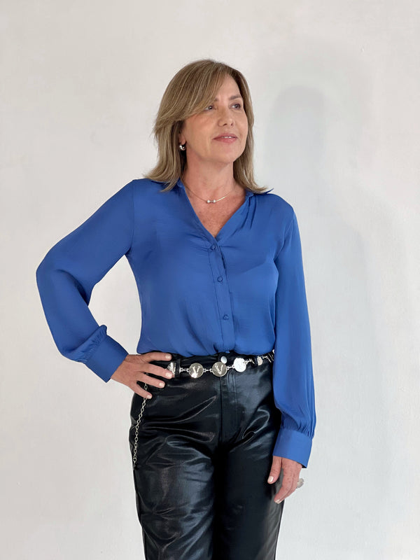 Blusa manga larga en cuello V con botones Azul Rey