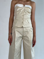 Conjunto de pantalon con corset en beige