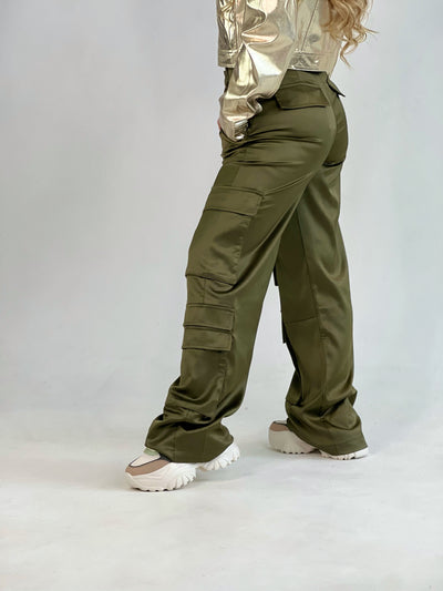 Pantalon de seda tipo cargo verde militar GALITA