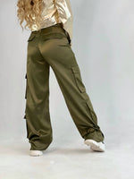 Pantalon de seda tipo cargo verde militar