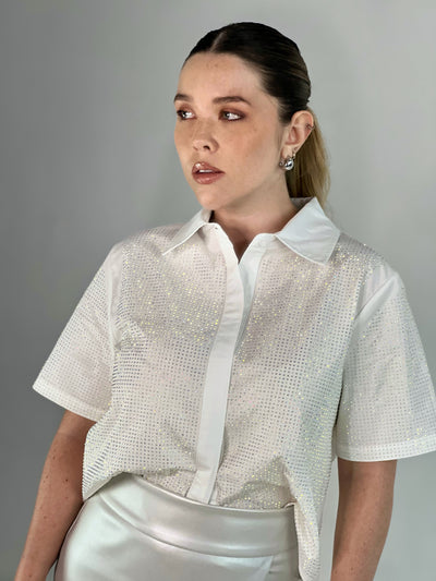 Blusa corta color blanco con pedrería brillante MUY MUY