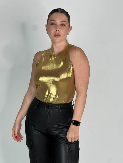 Camiseta metalizada en dorado RUNWAY