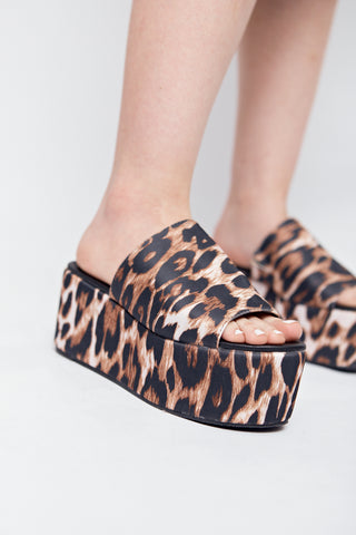 Sandalia Plataforma Plana Animal Print