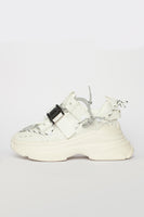 Ugly Shoes Off White con Broche